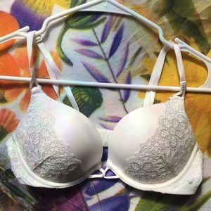 Victoria’s Secret bombshell bra 34A